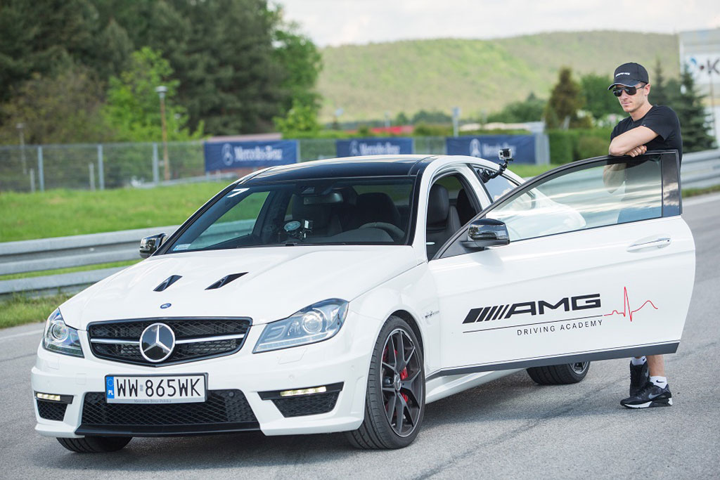 Mercedes 9
