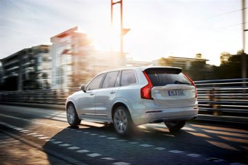 Volvo XC90 Twin Engine 1 360x240