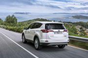 Toyota RAV4 Hybrid 7 180x120