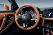 Nissan GT R 2017 2 180x120
