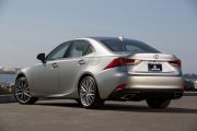 16 09 12 lexus is 2017 200t 7