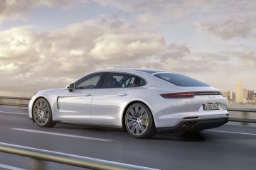 Panamera 4 E Hybrid Executive 1 360x240