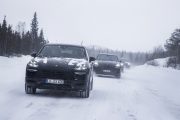 Porsche Cayenne 4 180x120