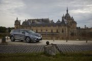 46 2017 Renault Espace 180x120