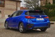 Lexus CT 200h 3 180x120