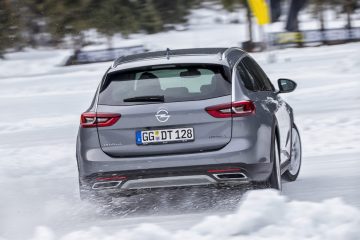 Opel Insignia Country Tourer 501935 360x240