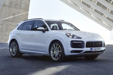 Porsche Cayenne Hybrid Plug In 1 360x240