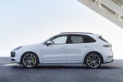 Porsche Cayenne Hybrid Plug In 2 180x120