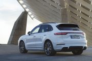 Porsche Cayenne Hybrid Plug In 3 180x120