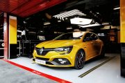 Renault Megane RS Trophy 10 180x120