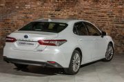 Toyota Camry Hybrid 2018 26 180x120