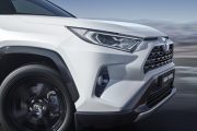 Toyota RAV4 Hybrid 7 180x120