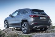 Mercedes Benz GLA Mountain Grey Magno 3 180x120