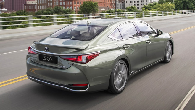 Lexus ES300h SunlightGreen 2