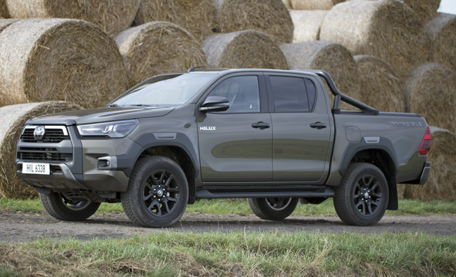 Toyota Hilux 2020 1