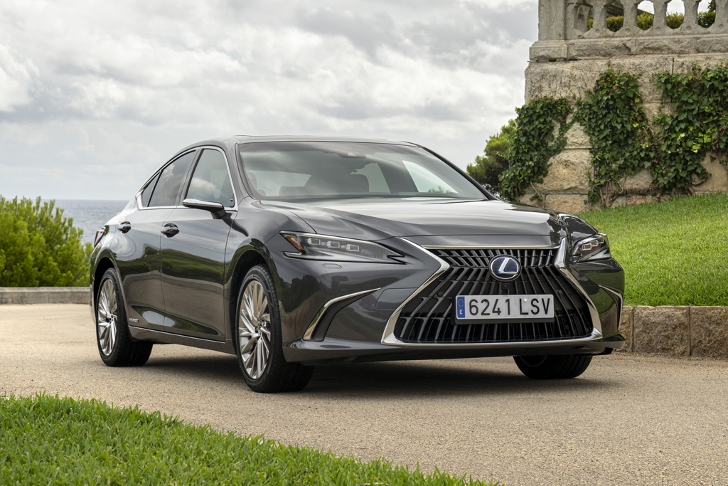 Lexus-ES-2021