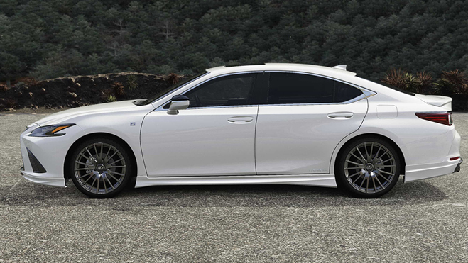 Lexus ES TRD 1