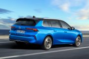 Opel Astra Sports Tourer 11 180x120