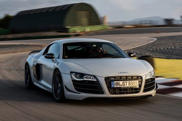 Audi R8 Coupe V10 GT RWD 360x240