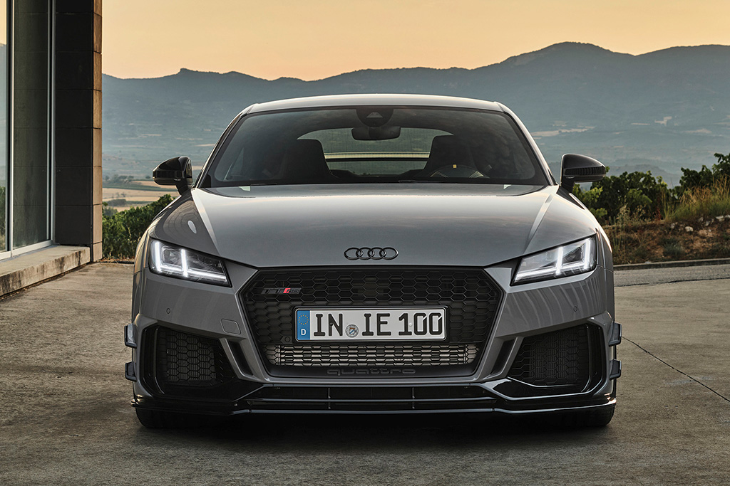Audi-TT-RS-Coupe-iconic-edition