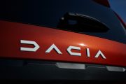Dacia Jogger HYBRID 140 Terracotta Brown 7 180x120