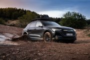 Audi Q8 Etron Edition Dakar 18 180x120