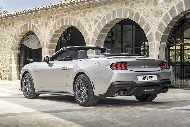 Ford Mustang GT Convertible 2024 4