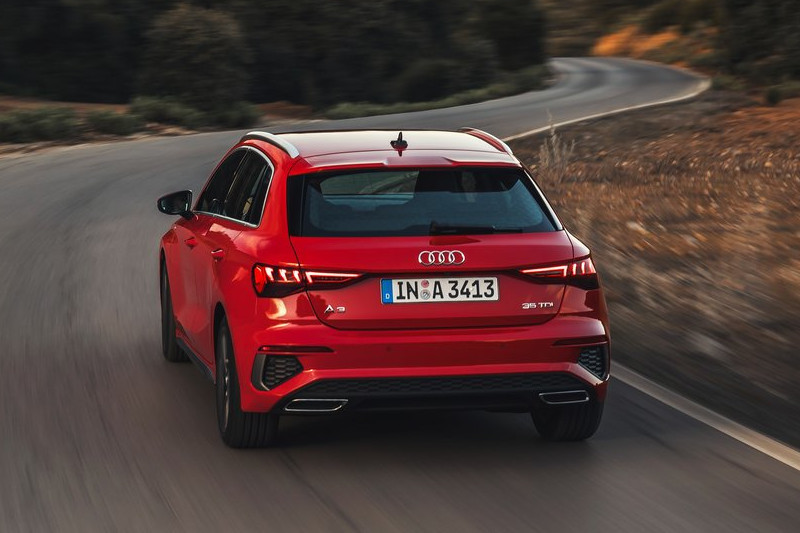 Audi A3 Sportback S line 30 TFSI (110 KM) A7 Stronic 2023 cena, dane