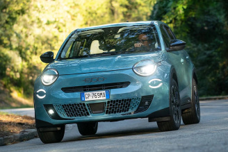 Fiat 600 Hybrid 1,2T (100 KM) A6 e DCT (0)