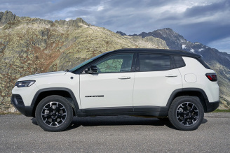 Jeep Compass 1,5 GSE T4 e-Hybrid (130 KM) A7 DCT (1)