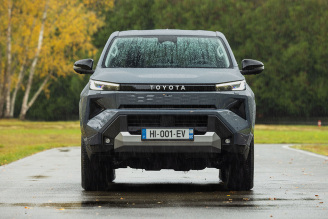 Toyota Hilux Electric (196 KM | 59,2 kWh) (3)
