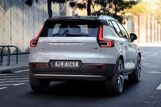 Volvo XC40 1,5 T2 (129 KM) A8 Geatronic (2)