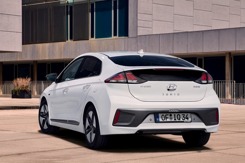 Hyundai IONIQ opinie, oceny, testy, samochody, dane techniczne