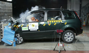 Focus C-MAX uzyskuje 4 gwiazdki Euro-NCAP 1