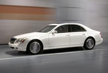 Perowy Maybach na paryskim salonie samochodowym 1