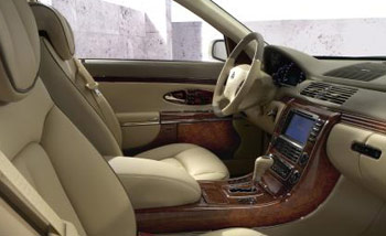 Perowy Maybach na paryskim salonie samochodowym 2