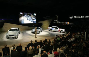 Mercedes-Benz podbija Pary 2