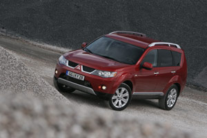 Mitsubishi Outlander z nowymi silnikami 1