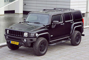 Przyodziany w czer: Hummer H3 Black Edition 1