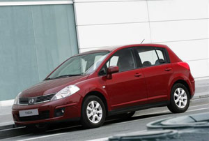 Nissan Tiida na fali 3