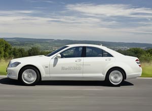 Mistrzostwo w emisji CO2: Mercedes S400 BlueHYBRID 4