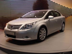 Nowa Toyota Avensis w Paryu