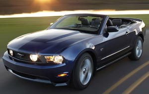 Ford Mustang Cabrio 2010 bardziej drapieny 1