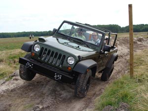 Jeep J8 ju w produkcji 4