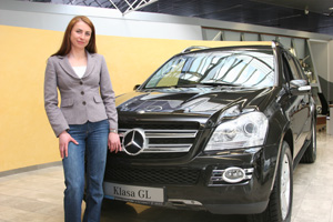 Justyna Kowalczyk w Mercedesie GL 1