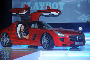Mercedes SLS AMG Samochodem Roku Playboya 2010 1