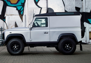 Land Rover Defender X-tech 1