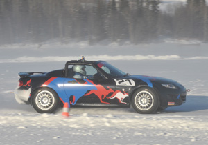 Emocjonujcy finisz wycigu Mazda MX-5 Ice Race 1