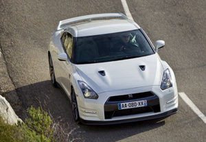 Nissan GT-R 2011 11