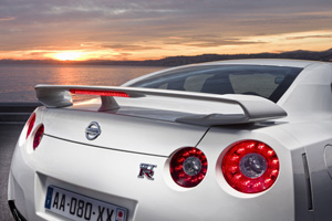 Nissan GT-R 2011 12